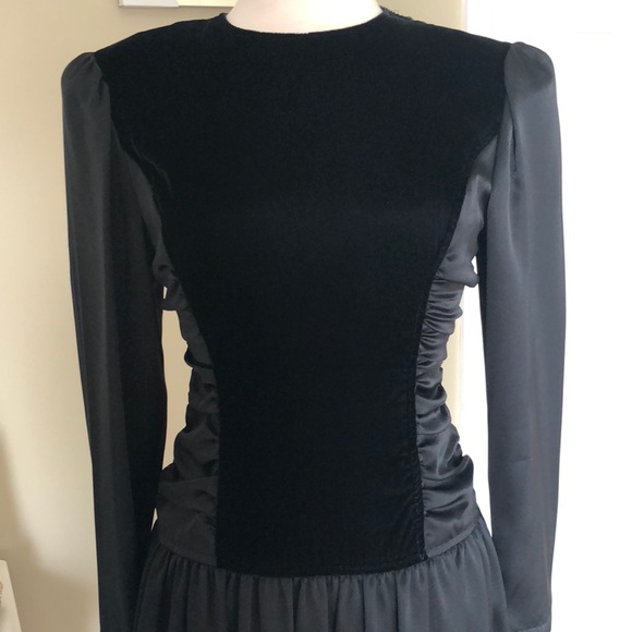 Black velvet vintage dress - Picture 4 of 7